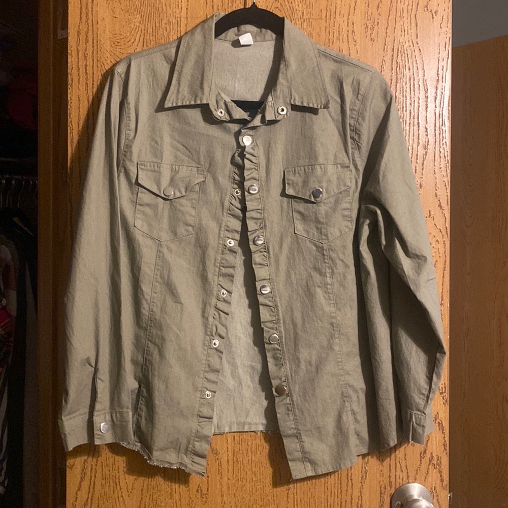 Green long sleeve over shirt
